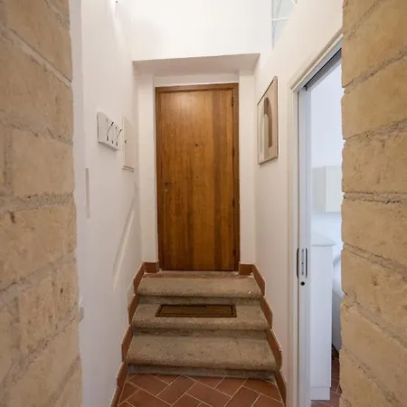 La Piazzetta Historic Center * تروبيا